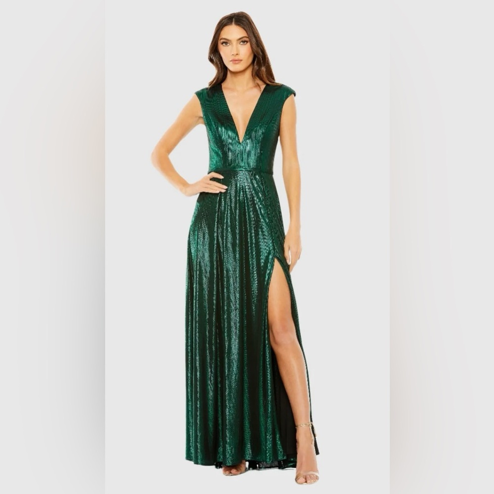 Mac Duggal Cap Sleeve Deep V Neck High Slit Metallic Gown- Size 12- Emerald- NWT